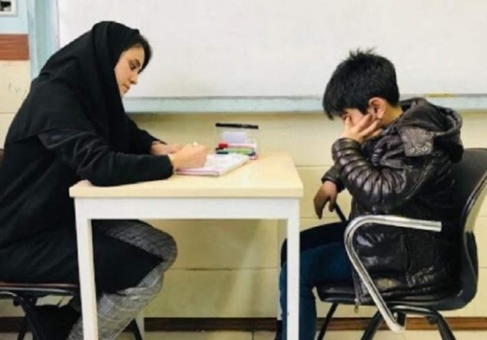 چرا مشاوران مدارس در حل مشکلات دانش‌آموزان امروزی با محدودیت مواجه‌اند؟