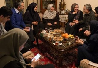 چرا گوشی هوشمند جای خاطرهسازی خانوادگی را گرفته است؟! چرا گوشی هوشمند جای خاطرهسازی خانوادگی را گرفته است؟!