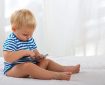 موبایل را ابزار سرگرم کردن و ساکت کردن کودک نکنیم