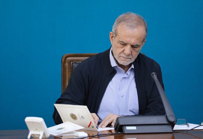 پزشکیان در پیامی درگذشت مادر جلال رفیع را تسلیت گفت